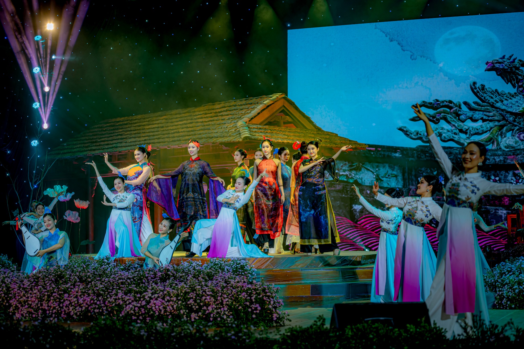 Linh Phung Ao Dai Showcase 2024